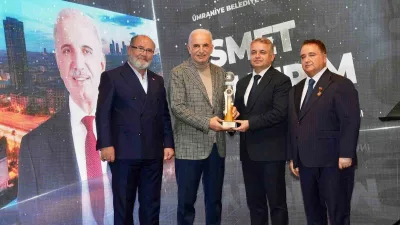 Ümraniye Belediye Başkanı İsmet Yıldırım, 23. Uluslararası İpekyolu Yılın Altın