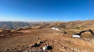 Ümraniye Belediyesi, Elazığ’ın Maden ilçesinde yapımına başladığı Güneş Enerjisi Santrali