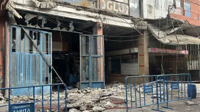 Ümraniye’de sanayi sitesindeki bir dükkanın balkonunda çalışma yapıldığı sırada kısmı