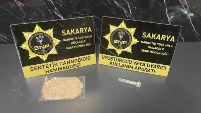 Sakarya’da “Sokaklar Güvende” operasyonları kapsamında emniyet ekipleri, İstanbul’dan Sakarya’ya uyuşturucu