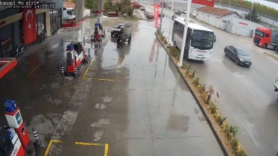 Edirne Güney Çevre Yolu’ndan şehir merkezi istikametine seyir halindeyken yakıtı