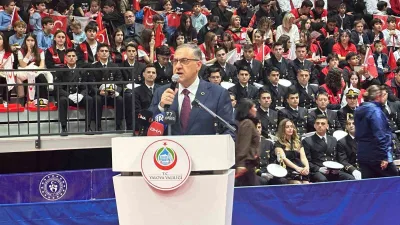 Yalova’da 29 Ekim Cumhuriyet Bayramı çeşitli etkinliklerle kutlanıyor. Kentte Cumhuriyet