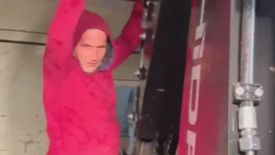 Yalova’nın Çınarcık ilçesi Esenköy beldesinde, sağanak yağışta derenin taşması sonucu