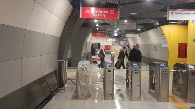 İstanbul’da Yenibosna Metro istasyonuna tavandan su sızmaya başladı. İstanbul’da toplu