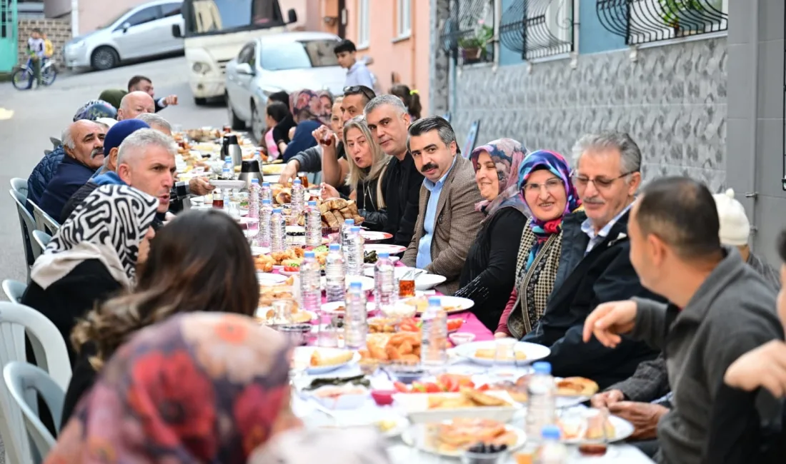 Piremir Mahallesi’nde kadınların kahvaltı davetini geri çevirmeyen Yıldırım Belediye Başkanı