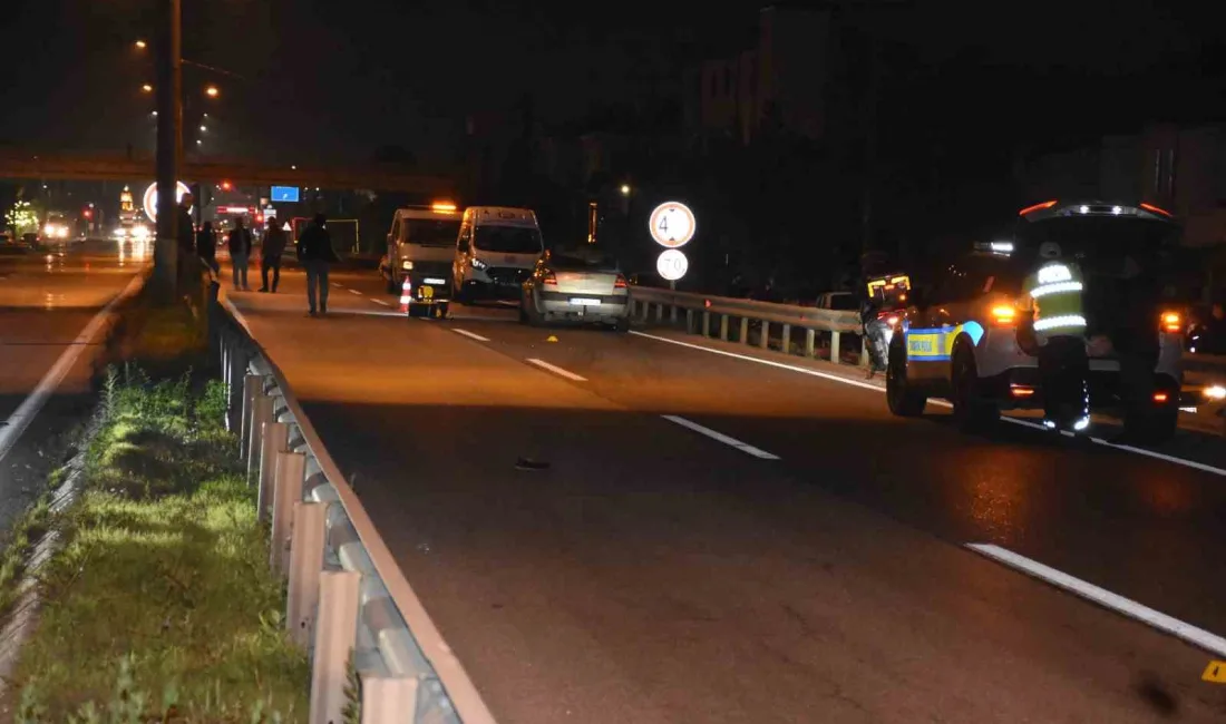 Sakarya’nın Hendek ilçesi D-100 karayolunda karşıya geçmeye çalışırken otomobilin çarptığı