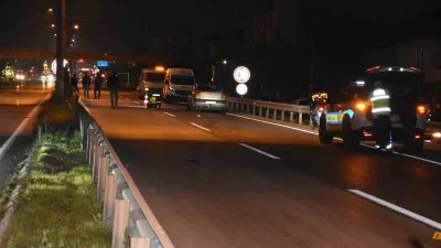 Sakarya’nın Hendek ilçesi D-100 karayolunda karşıya geçmeye çalışırken otomobilin çarptığı