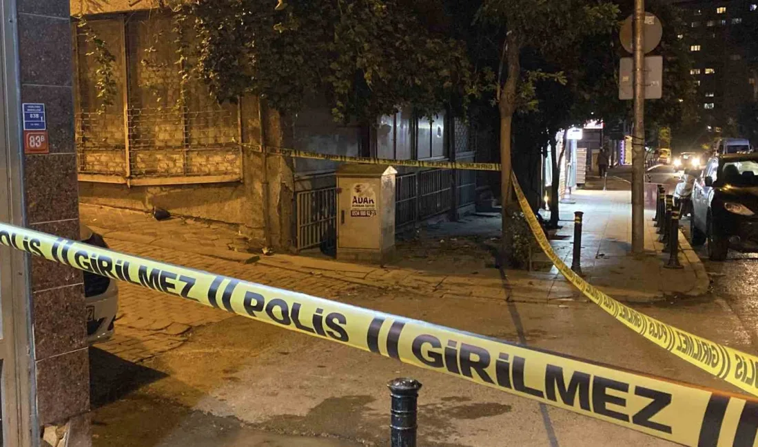 İstanbul Zeytinburnu’nda iki grup arasında çıkan silahlı kavgada ateşlenen mermiler,
